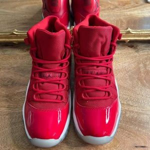 Air Jordan 11 Retro Win Like 96 size boys 5.5Y